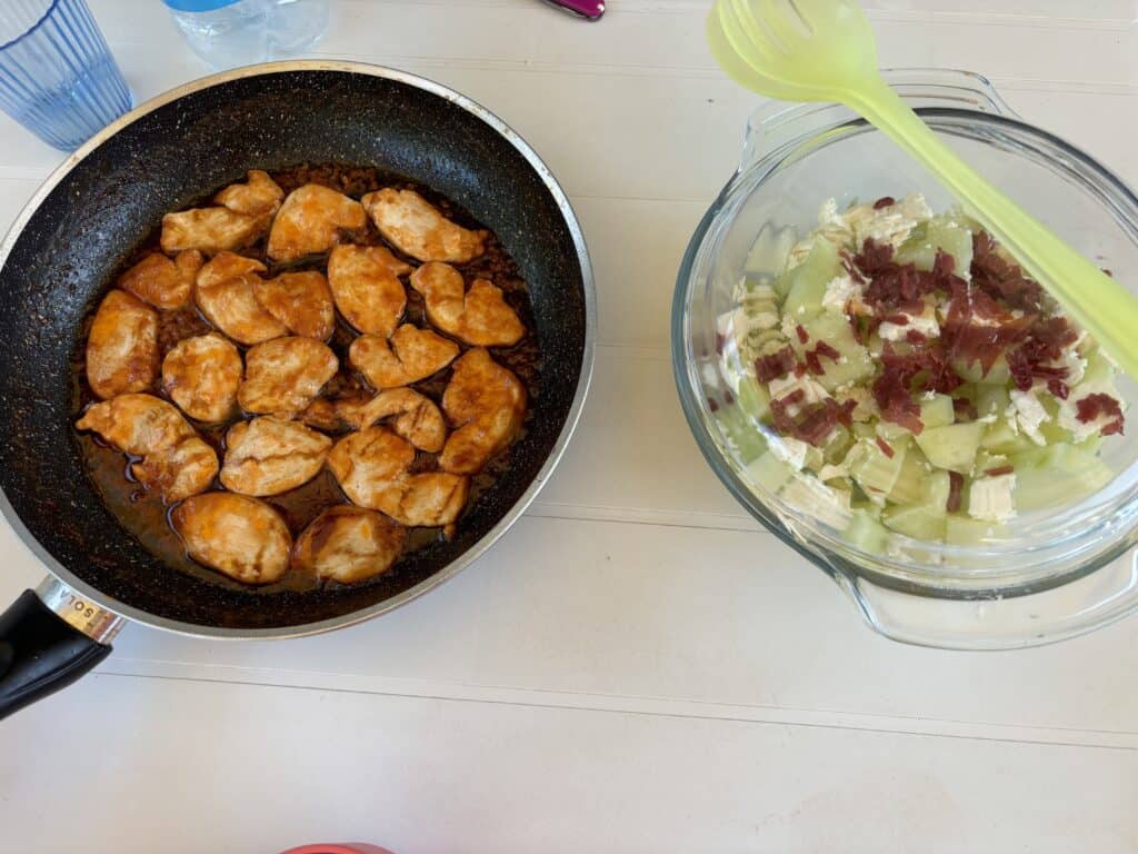 eiwitten-berekenen-per-dag-man-kip-bacon-feta-kaas-meloen